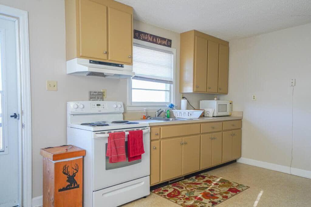 2Br Pet Friendly Home In Sneads Ferry With Parking Экстерьер фото
