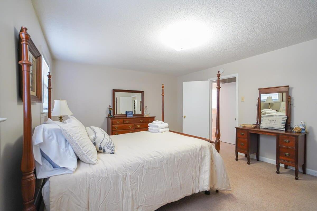 2Br Pet Friendly Home In Sneads Ferry With Parking Экстерьер фото