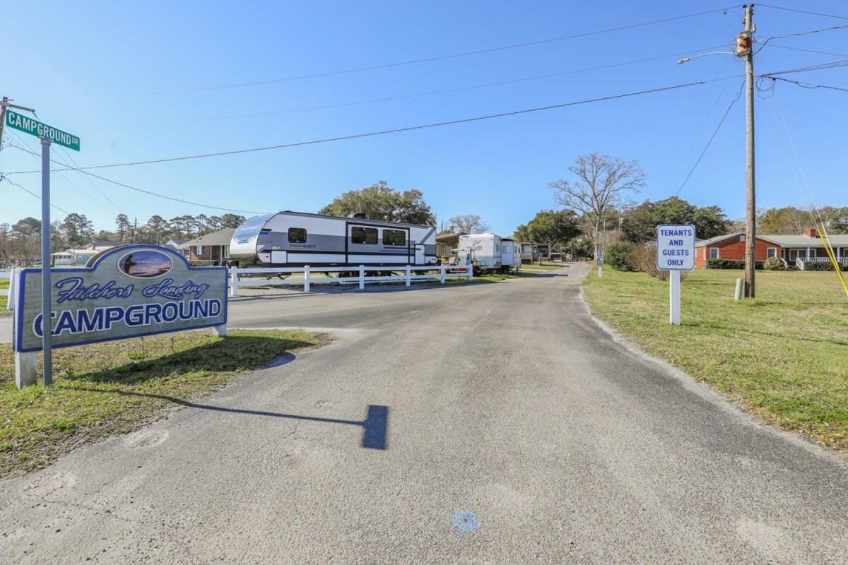 2Br Pet Friendly Home In Sneads Ferry With Parking Экстерьер фото