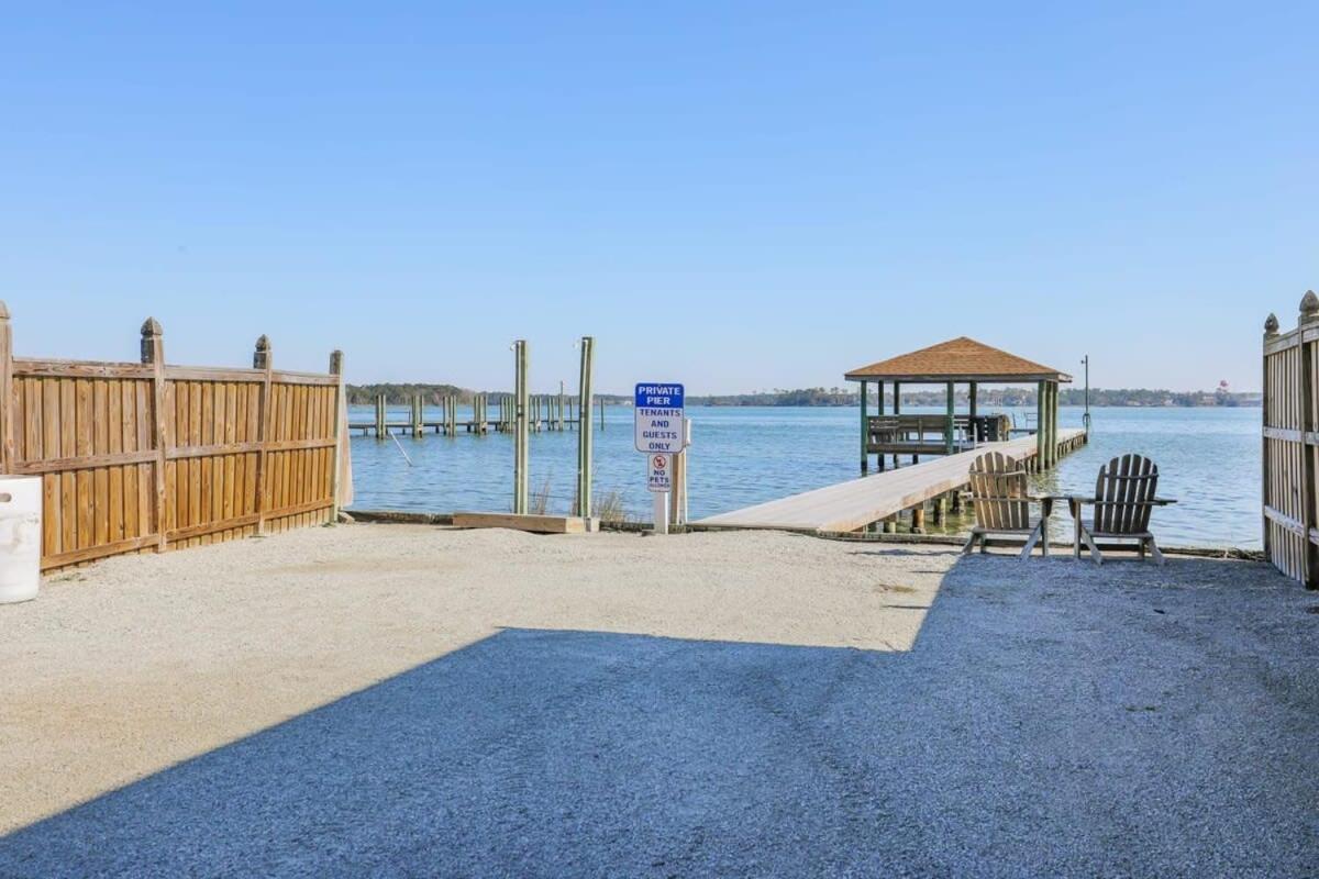 2Br Pet Friendly Home In Sneads Ferry With Parking Экстерьер фото