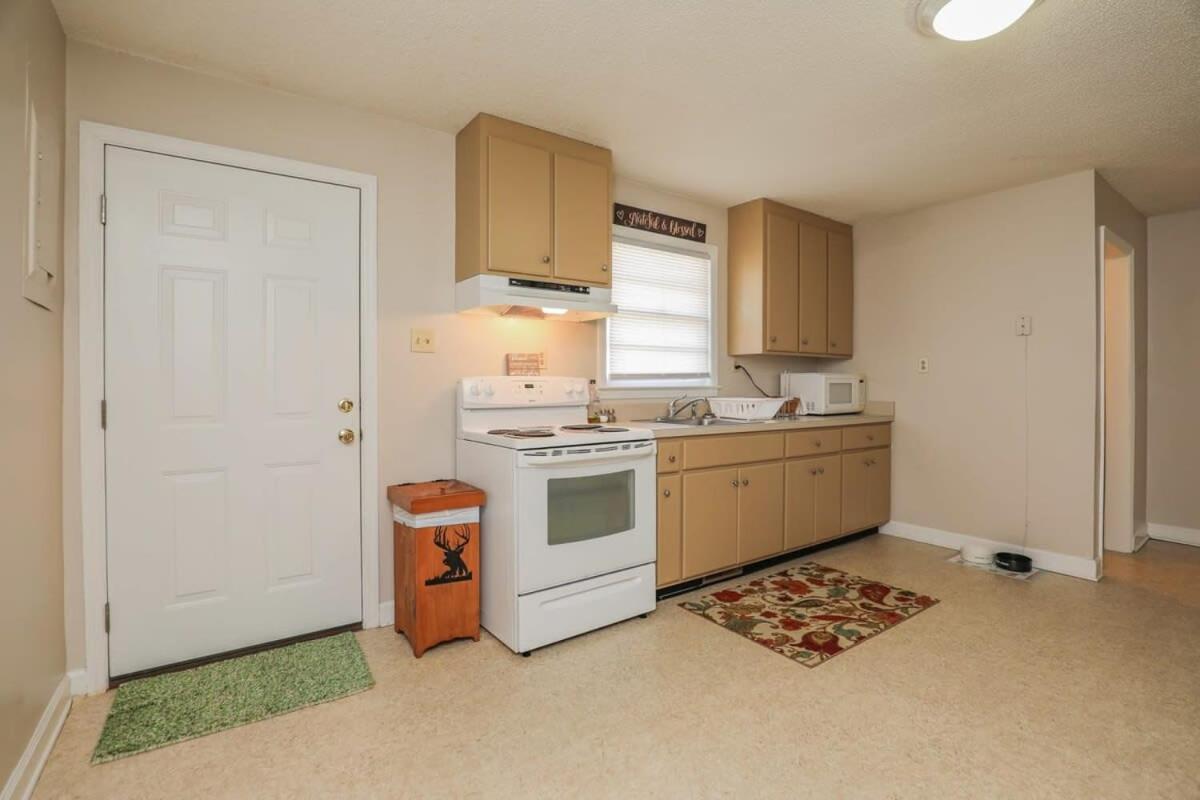 2Br Pet Friendly Home In Sneads Ferry With Parking Экстерьер фото