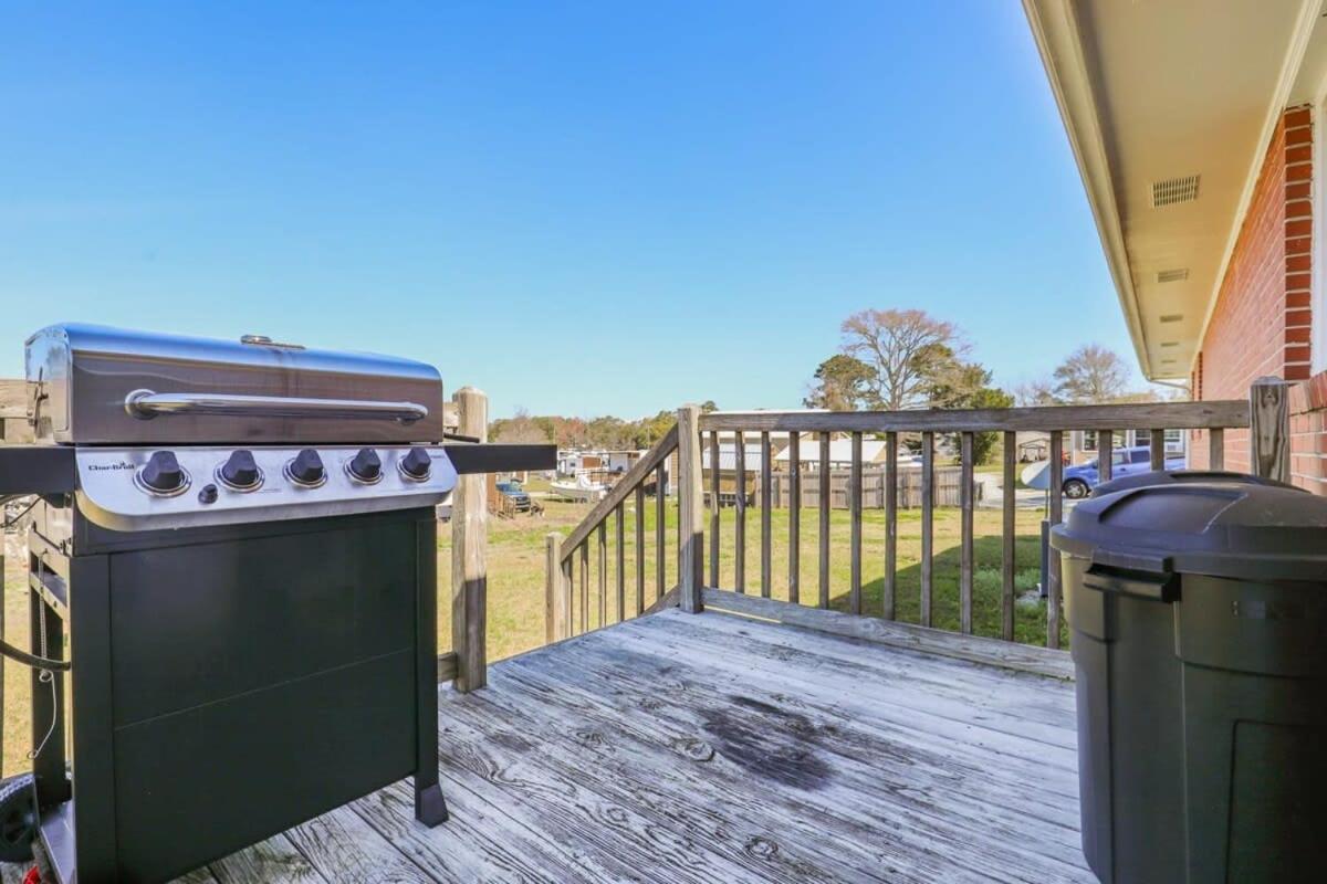 2Br Pet Friendly Home In Sneads Ferry With Parking Экстерьер фото