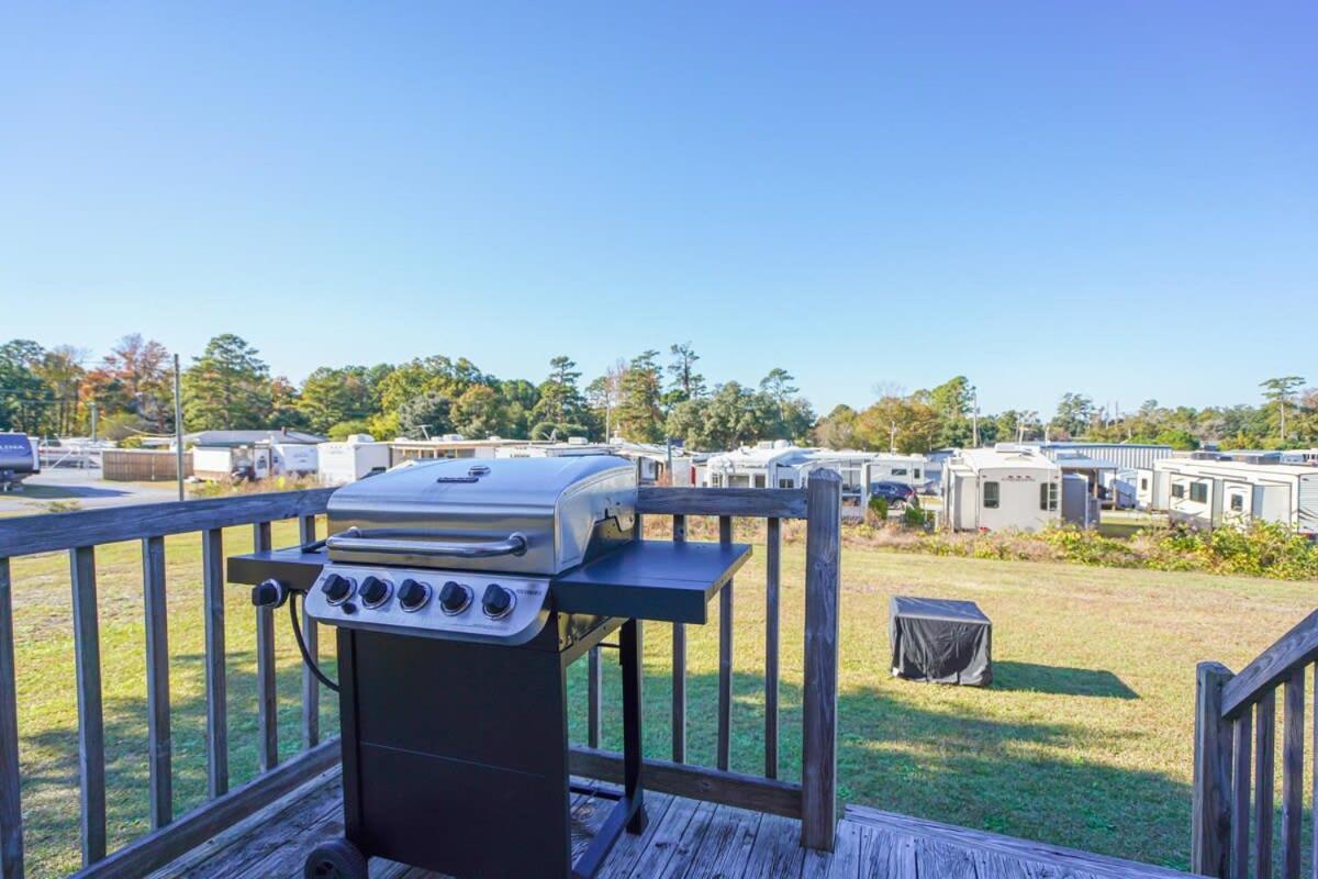 2Br Pet Friendly Home In Sneads Ferry With Parking Экстерьер фото