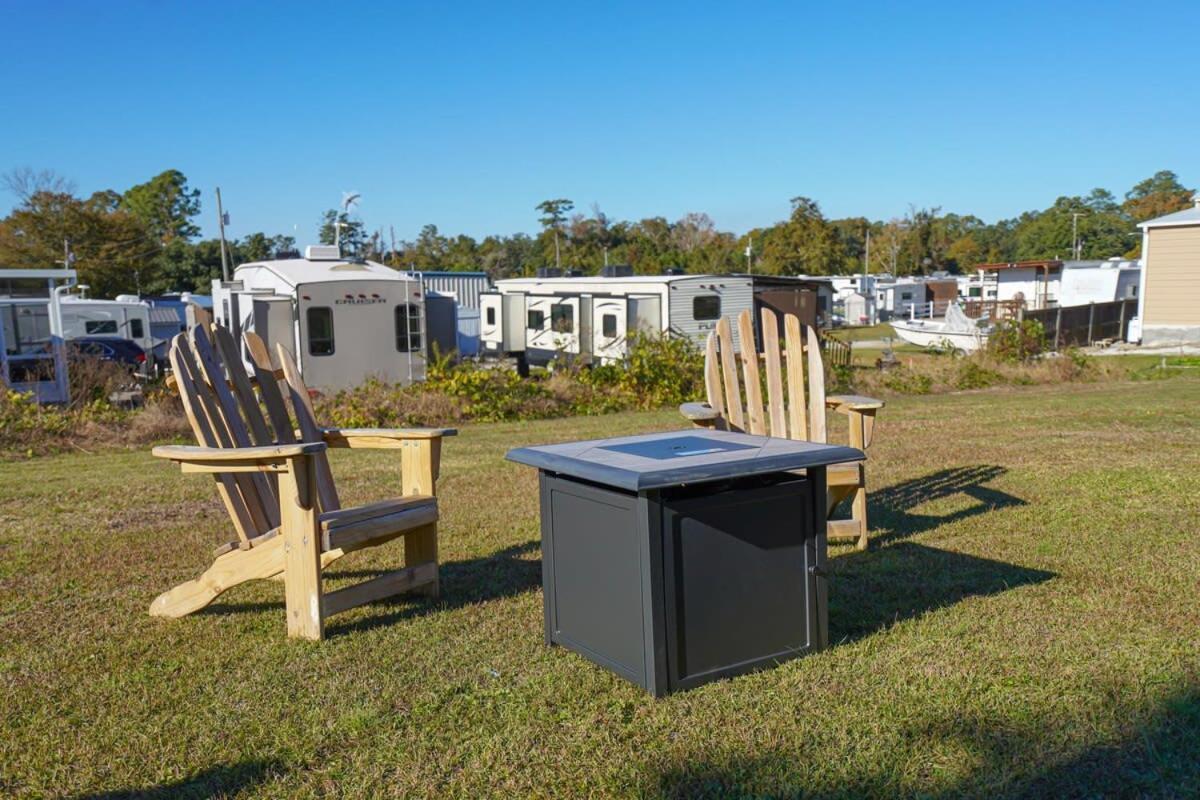 2Br Pet Friendly Home In Sneads Ferry With Parking Экстерьер фото